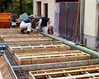 Einschalung von Dachflächen für späteren Einbau von Oberlichtern.